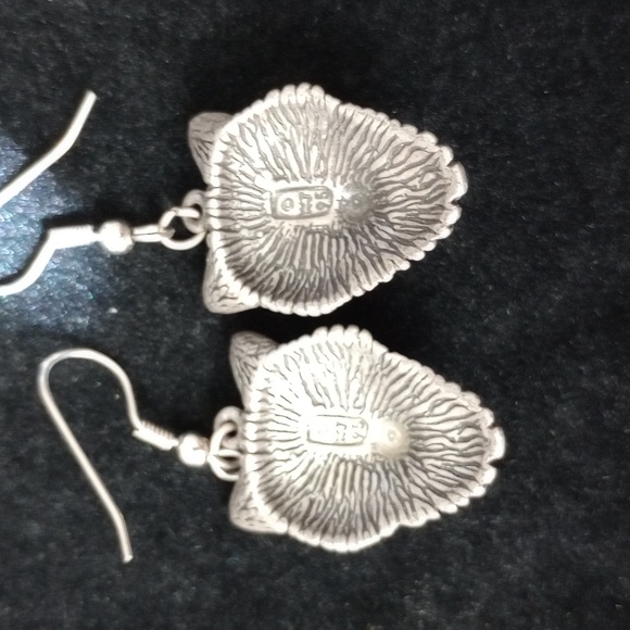 Sterling Silver 3D Wolf Head Dangle Earrings - Picture 4 of 16